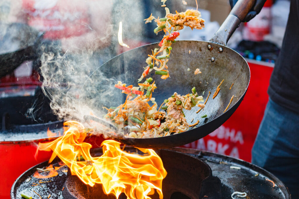 Street food to tanie jedzenie podczas podróży
